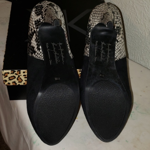 Kardashian Kollection snake pumps - Picture 4 of 5